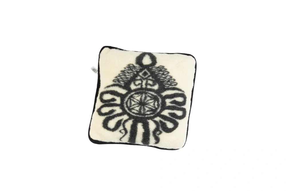 Polštář z ovčí vlny MERINO čtverec vyšivka