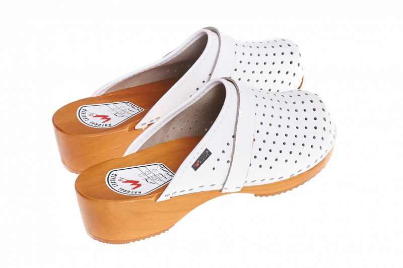 Dámské ortopedické dírkované bílé  dřeváky