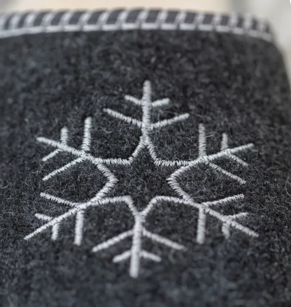 Dámske filcove papuče s vlnou bile